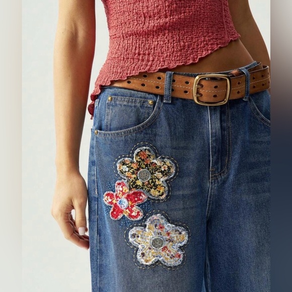 Floral patchwork Blue Jeans - Picture 3 of 9